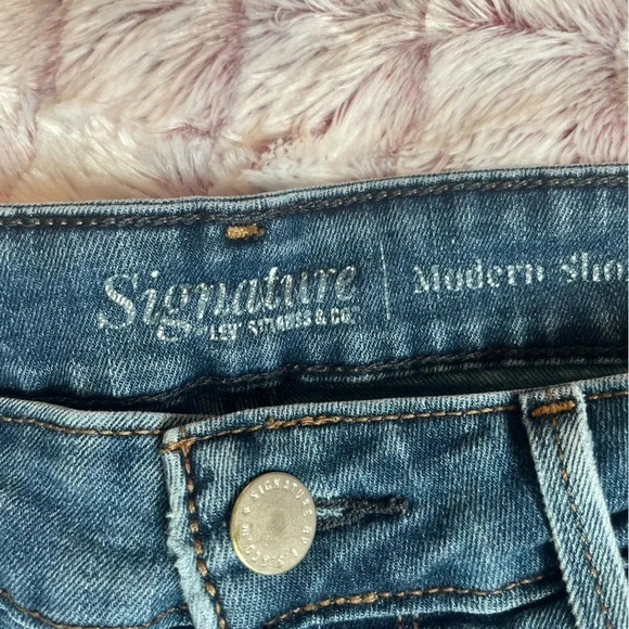 Levi Strauss Signature Jean denim shorts frayed distressed style  size 2- W26 - Picture 5 of 14